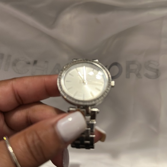 Micheal Kors Watch - Picture 5 of 5